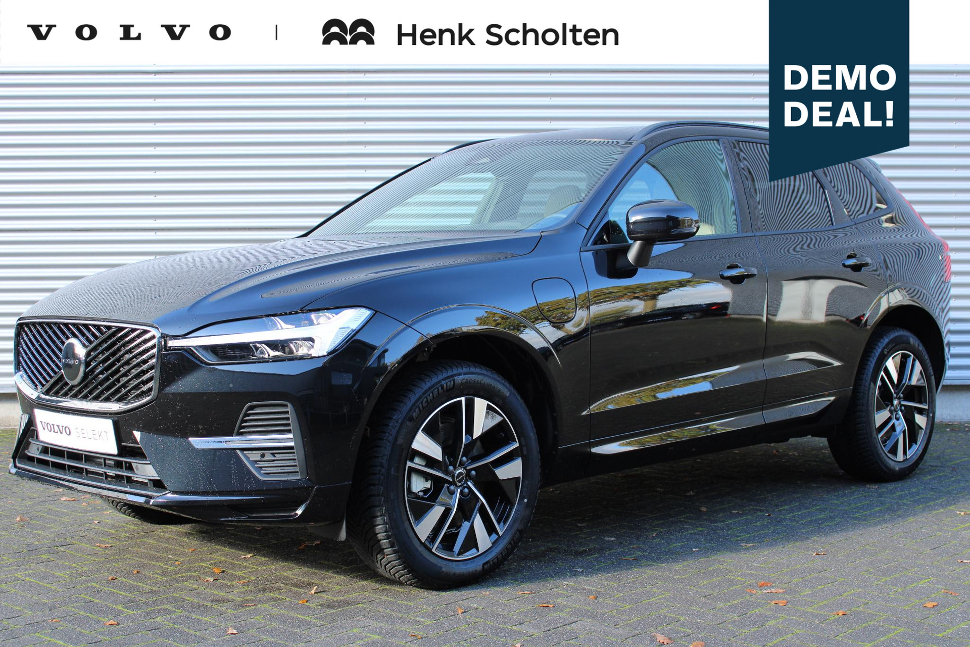 Volvo XC60 2.0 T6 Plug-in hybrid AWD Essential |