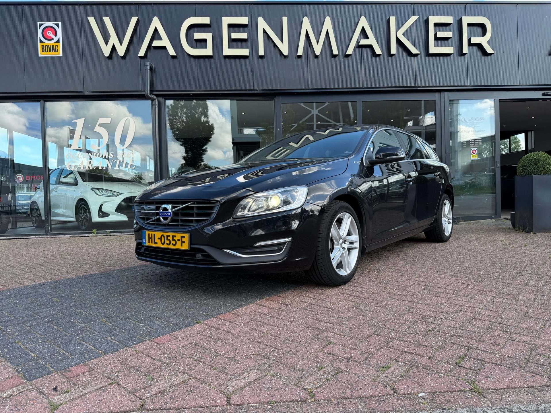Volvo V60 2.4 D6 Twin Engine R-Design Clima|Cruise|NAVI|NAP