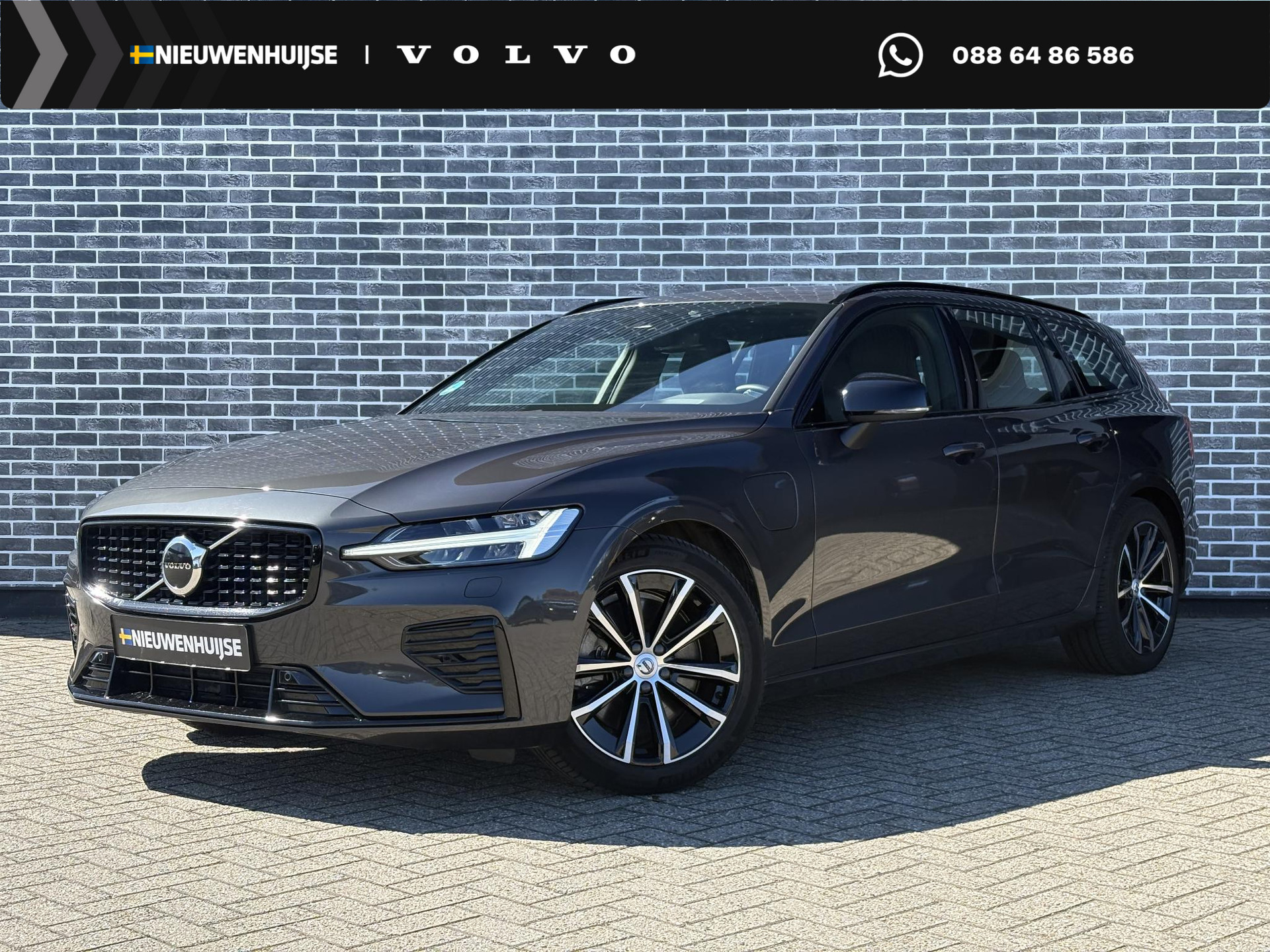Volvo V60 2.0 T6 Plug-in hybrid AWD Plus Dark