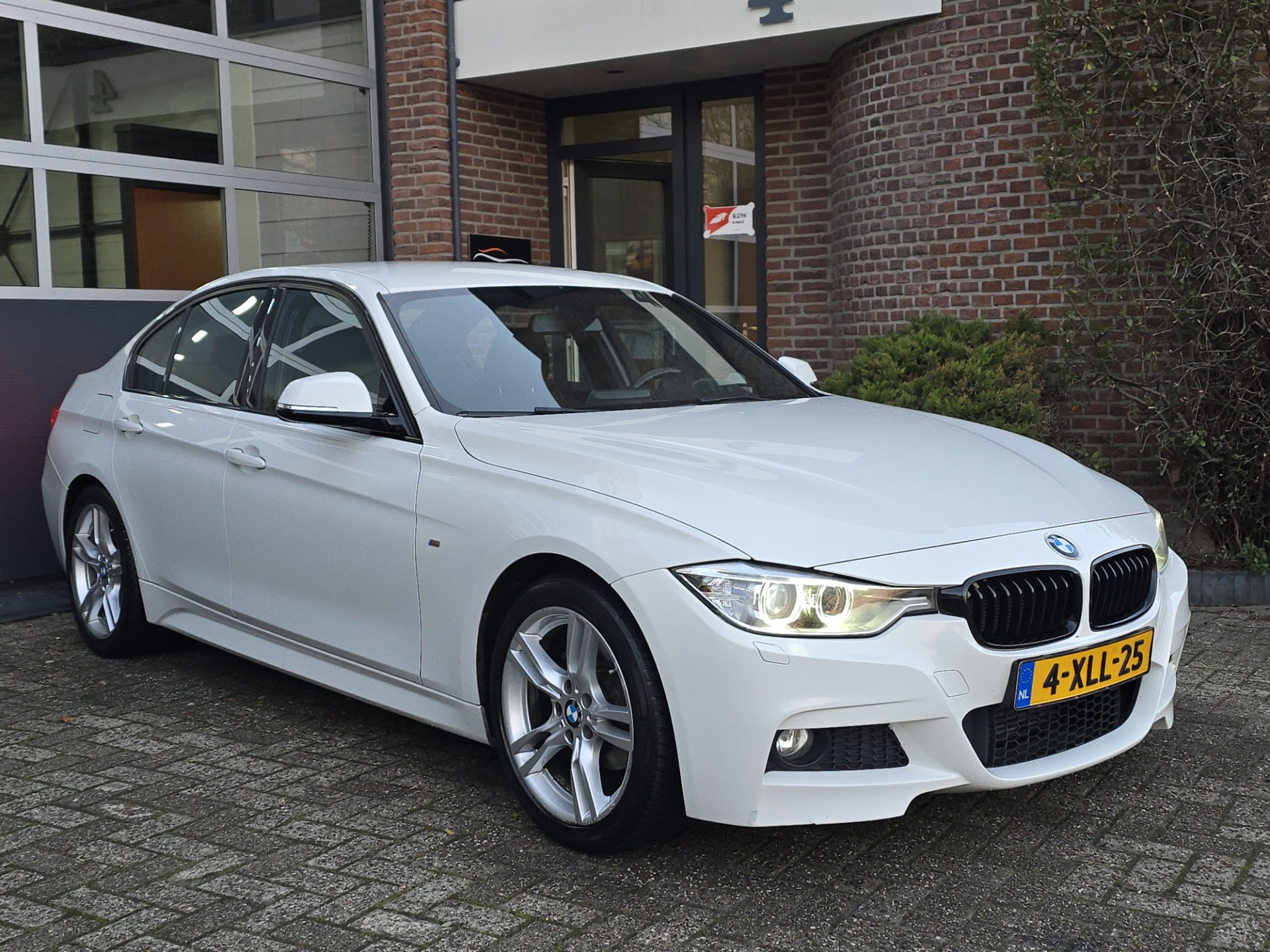 BMW 3-serie 316i Executive M Nap |Clima |Navi |Led