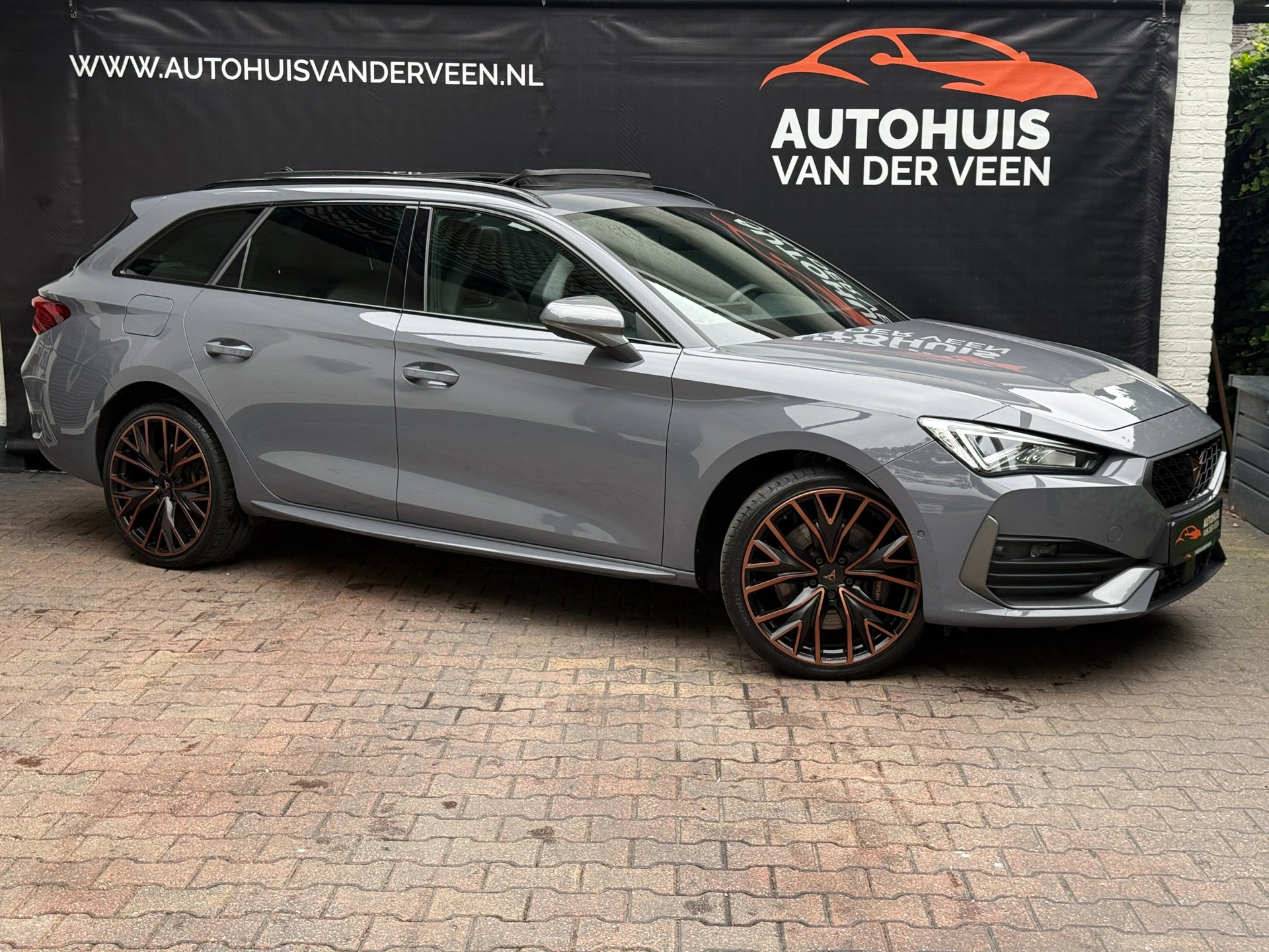 Cupra Leon Sportstourer 1.4 e-Hybrid VZ Copper Edition, ACC/Camera/Pano/19 Inch/Etc!