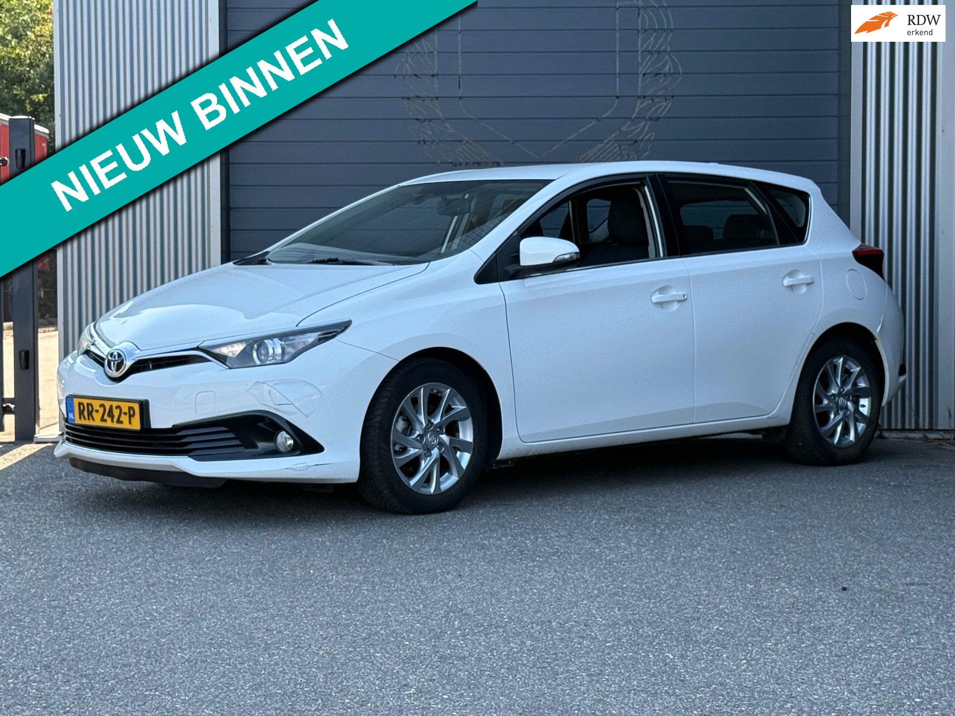 Toyota Auris 1.4D Business Plus NAVI / CLIMA / CRUISE / PDC