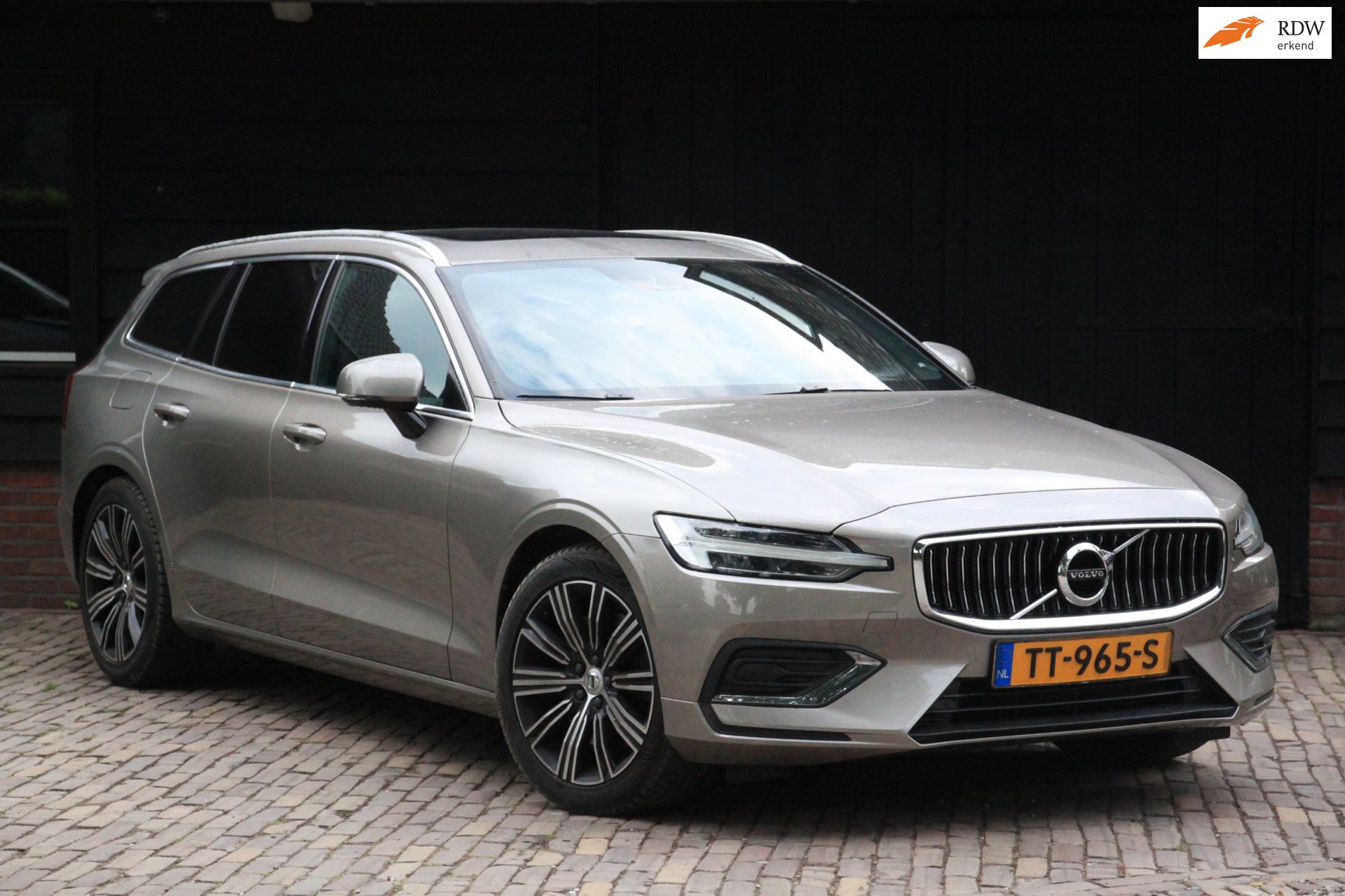 Volvo V60 2.0 T5 Inscription Panorama-Elek,Dak/Leer/Camera/Trekhaak uitklapbaar