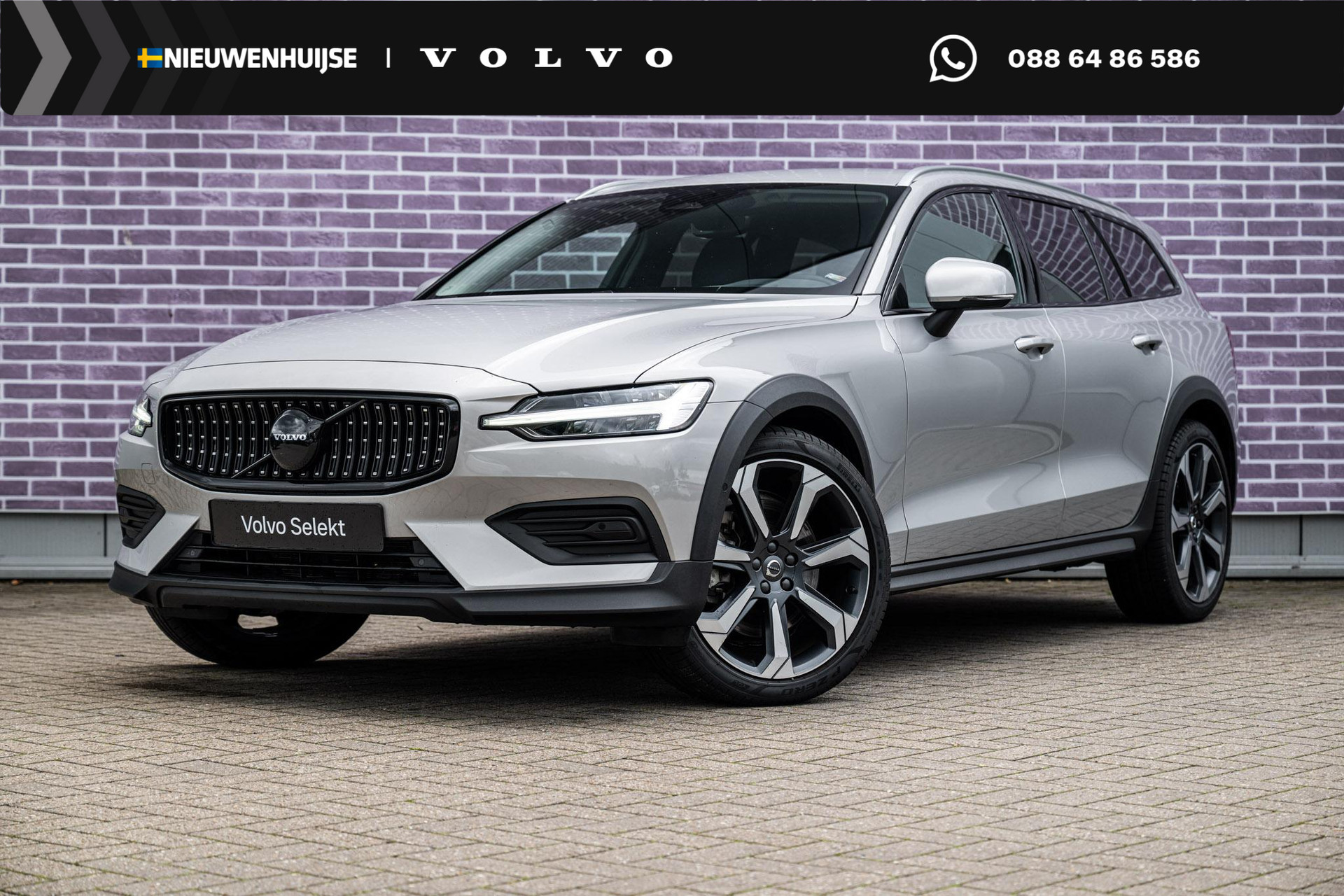 Volvo V60 Cross Country 2.0 B5 AWD Plus