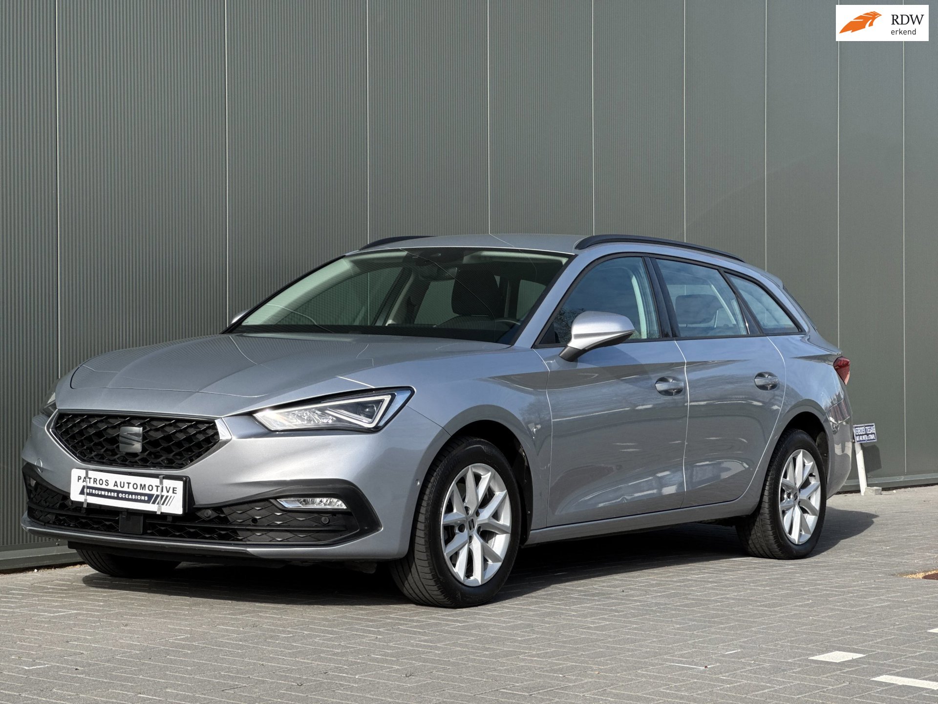 Seat Leon Sportstourer 1.0 eTSI DSG Automaat // CarPlay // Camera // Trekhaak // Digital Cockpit