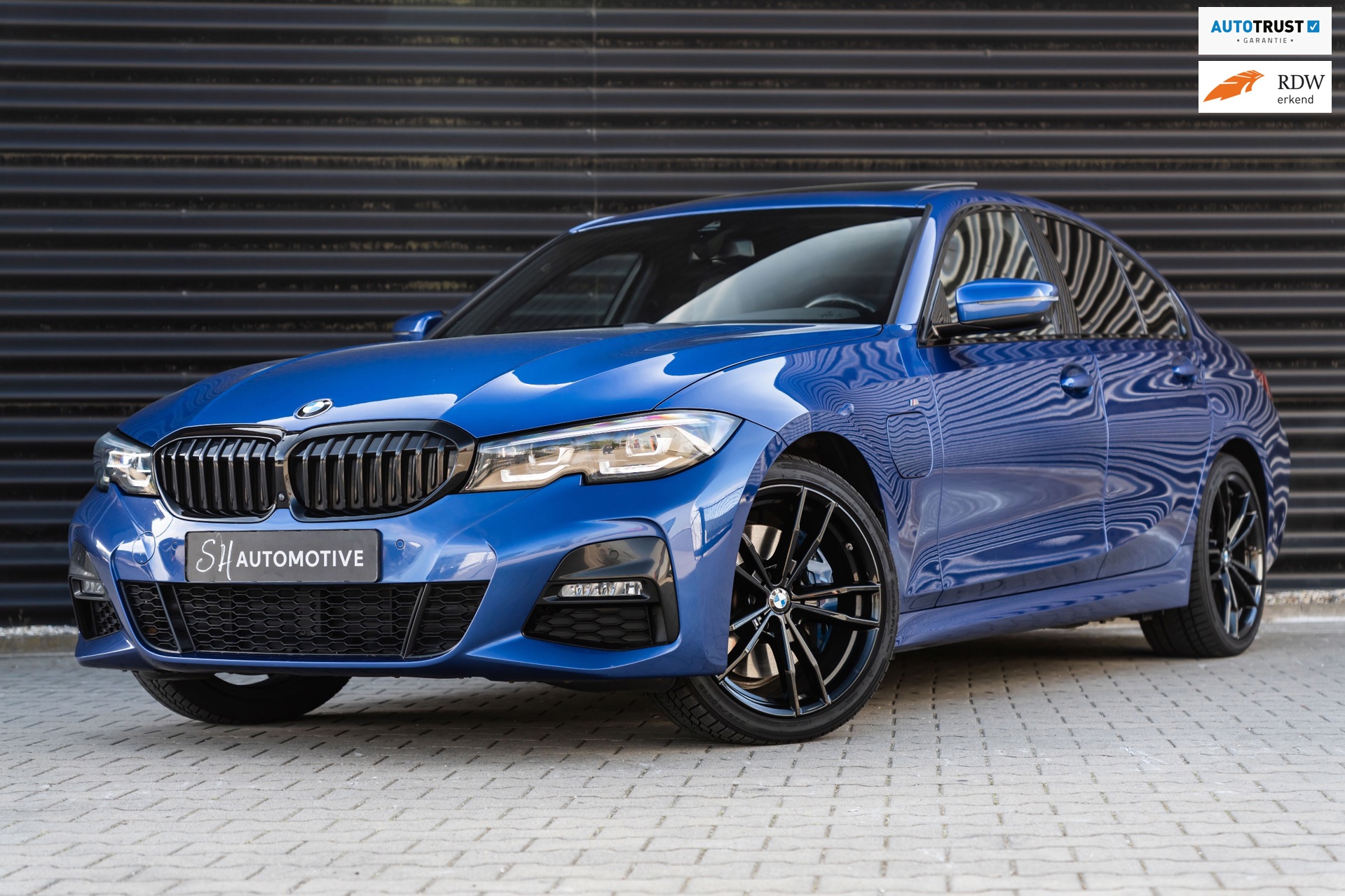 BMW 3-serie 330e High Executive M Sport / PANO / CARPLAY / 360 CAMERA / TREKHAAK