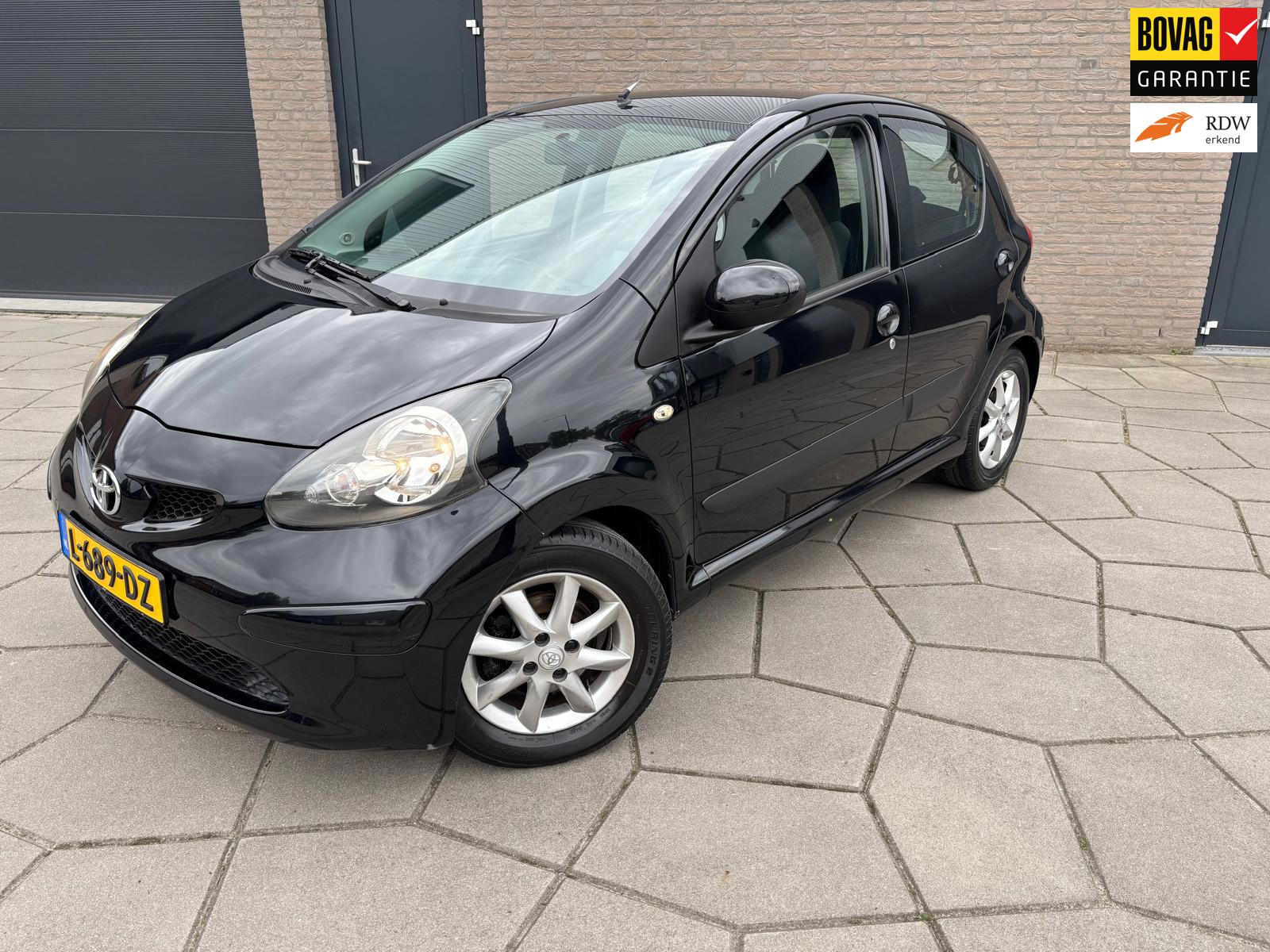 Toyota Aygo 1.0-12V | AIRCO| 5 Deurs | Lichtm. velg.|All season|Zwart metallic