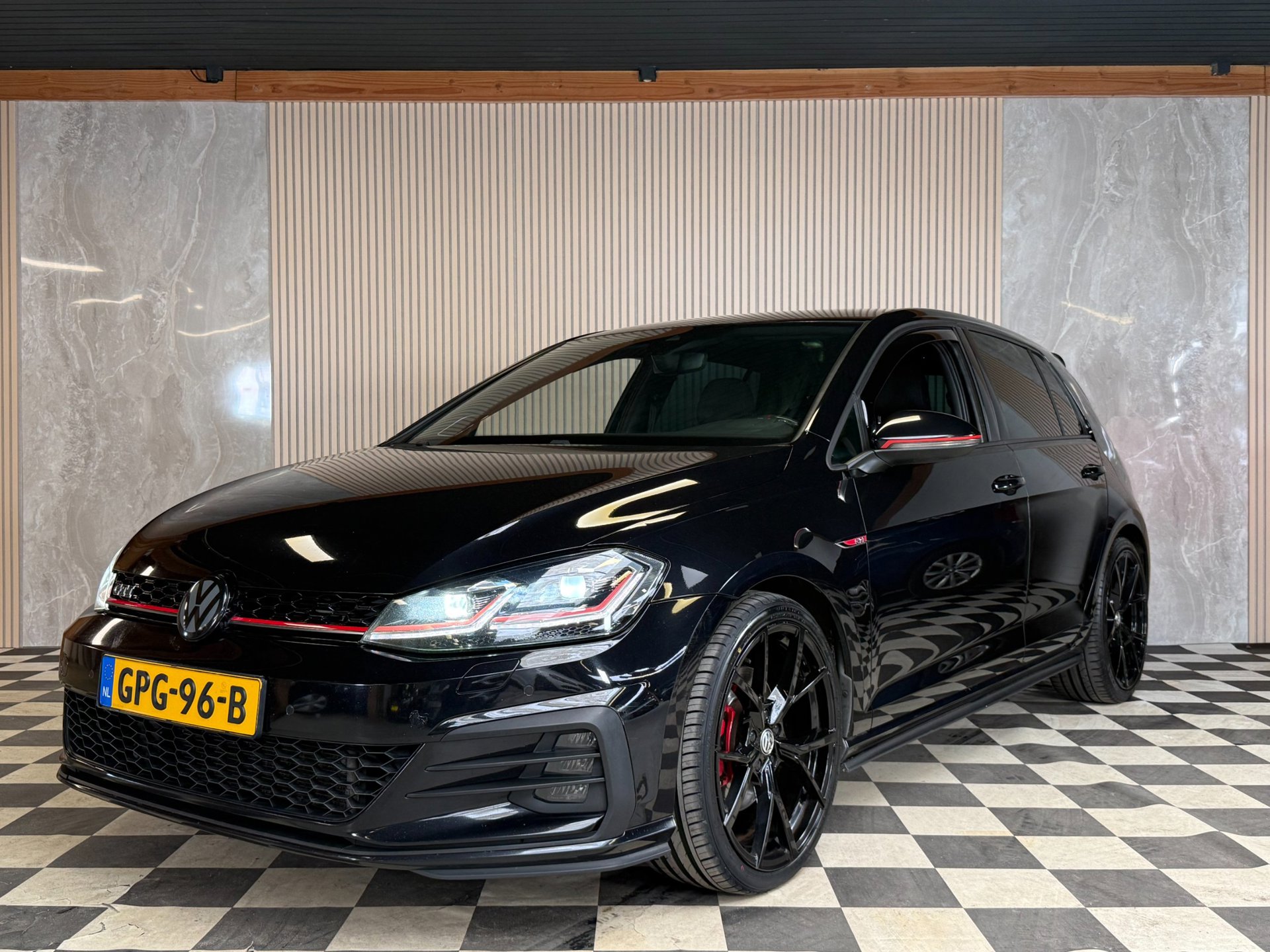 Volkswagen GOLF 2.0 TSI GTI Performance Virtual/Sterrenhemel/Keyless/Carplay/Stoelvw