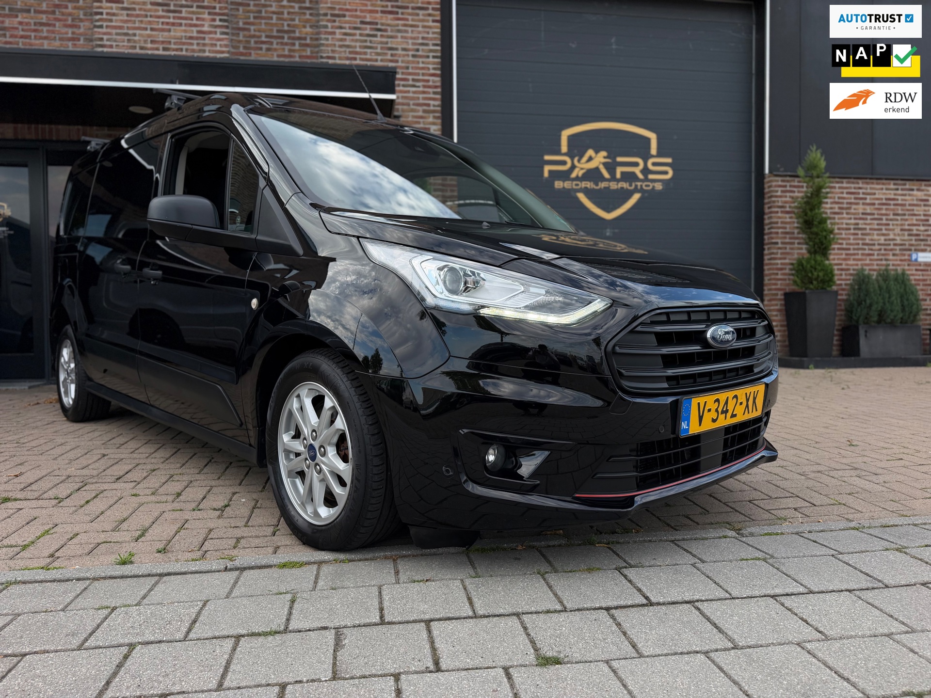 Ford Transit Connect 1.5 EcoBlue L2 Trend Sport 120PK Automaat vol aan opties Airco Navi Cruise Elk.Ramen zeer nette!!