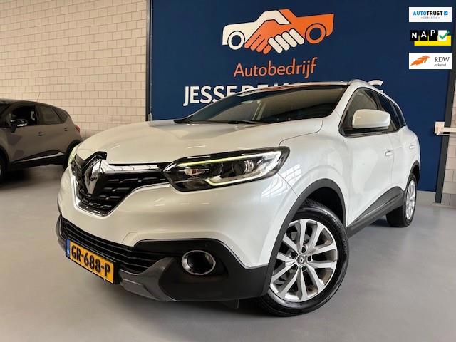 Renault Kadjar 1.2 TCe Intens /bj.2015/ parelmoer wit/ climate/trekhaak/half leder/camera/scherm/NAP met 184287 km.en APK 09/2025.