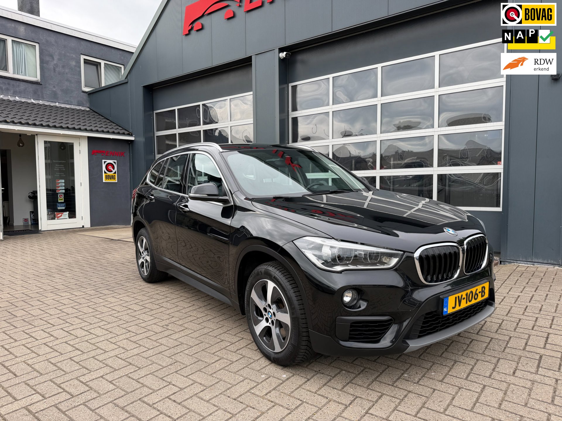 BMW X1 SDrive20i Centennial High Executive / Head-Up / Sport leder .