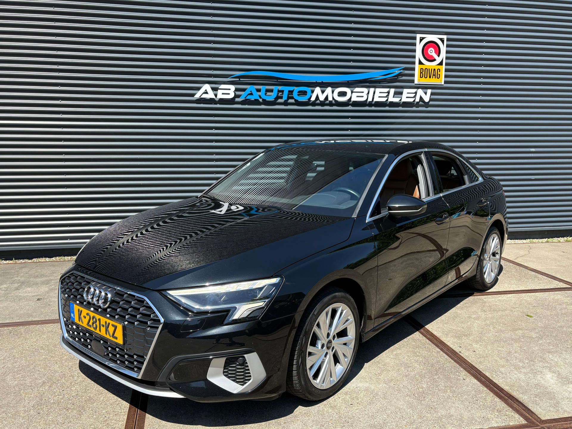 Audi A3 Limousine 30 TFSI Business edition CARPLAY/ NAVI/ PARKEERSENSOREN