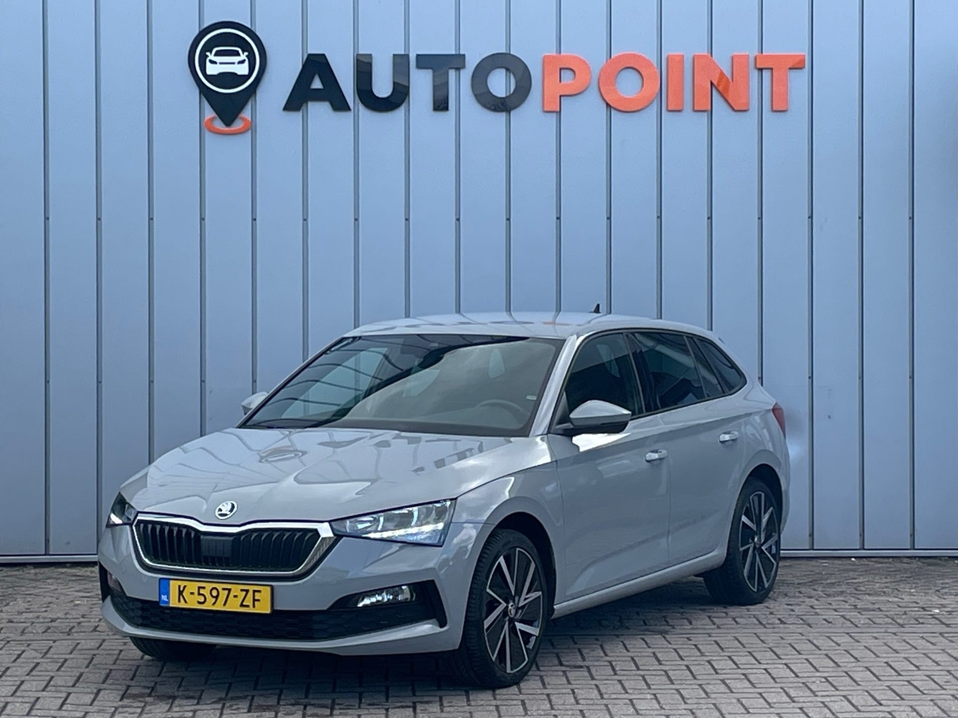 Skoda Scala 1.0 TSI Sport Business ORG NL 1E EIG DEALEROND|LED|CARPLAY|SPORTSTOELEN|DUALCLIMATE|PARK.ASSIST|BLUETOOTH|18''INCH|