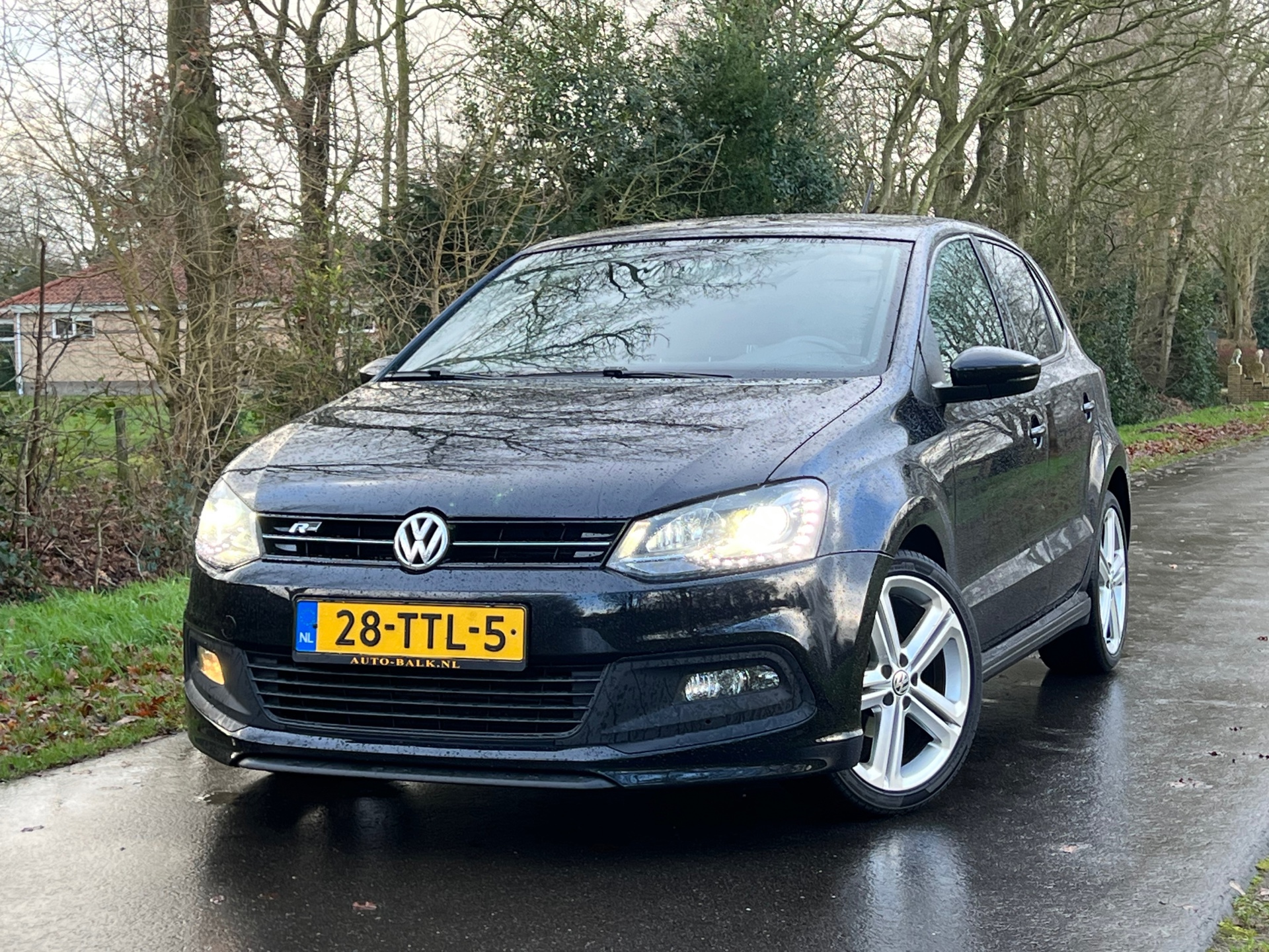 Volkswagen Polo 1.2 TSI R-Line | Automaat + Lederbekleding + Navigatie + Cruise Nu € 6.975,-!!!,-!!!