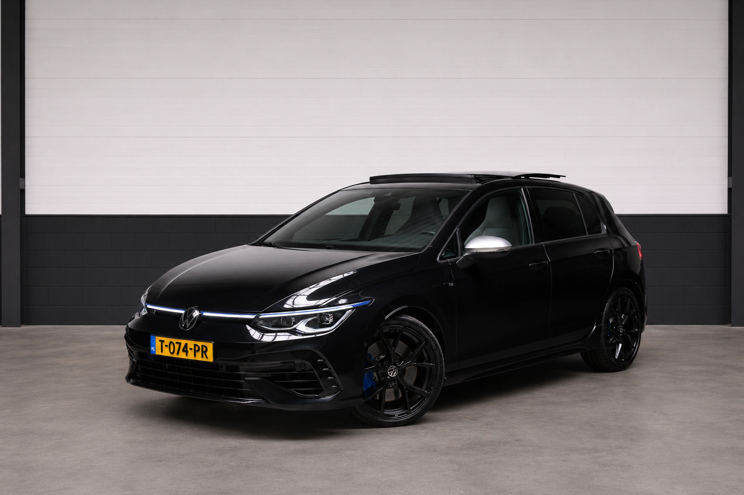 Volkswagen Golf 2.0 TSI R 4Motion Pano IQ Light Camera