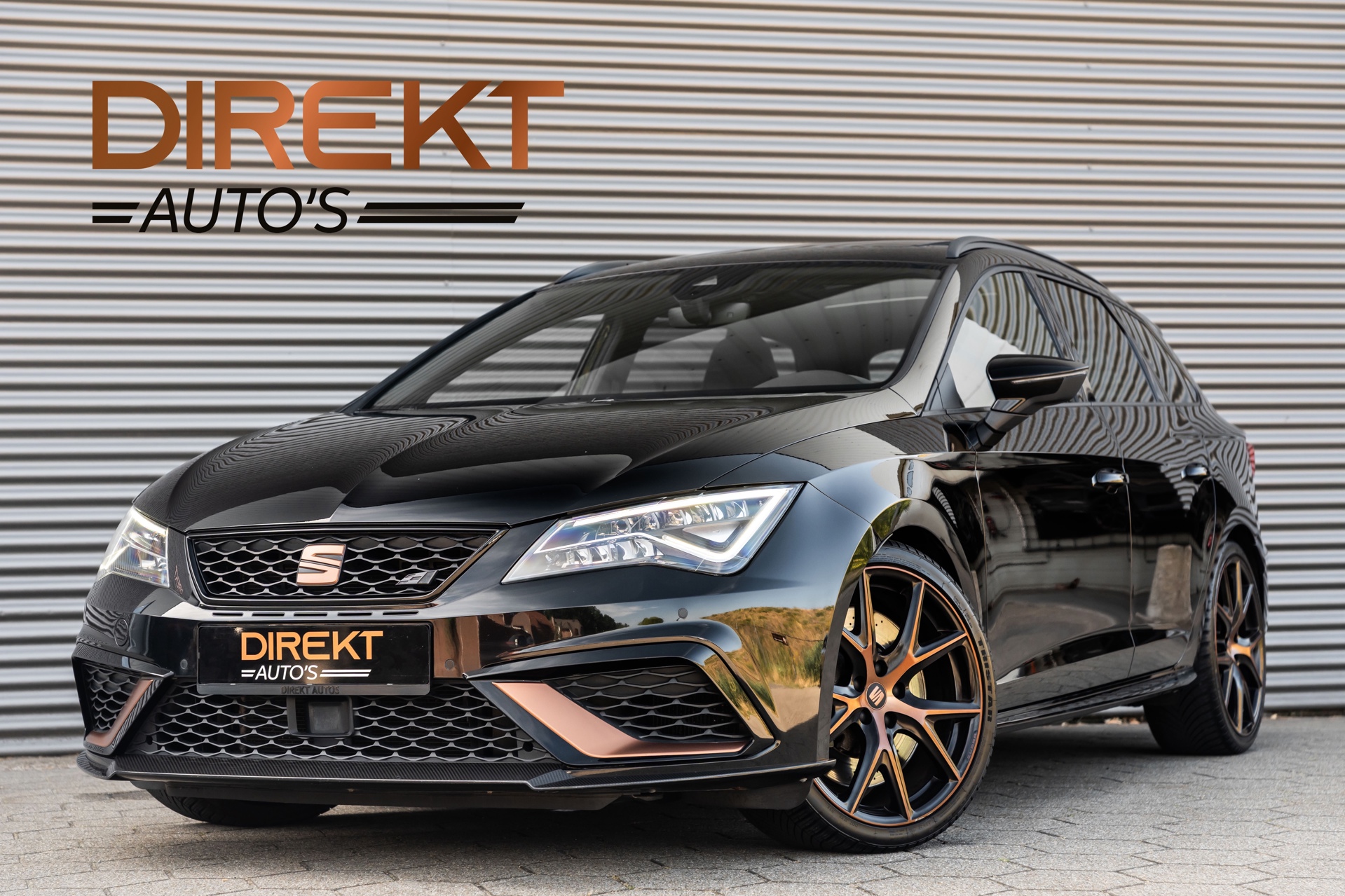 Seat Leon ST 2.0 TSI CUPRA R 4DRIVE PANO CARBON BREMBO BEATS