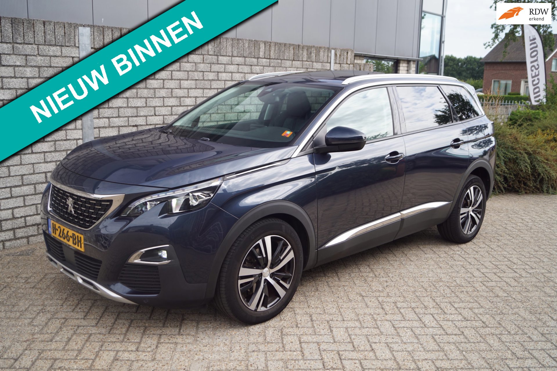 Peugeot 5008 1.6 PureTech Allure Autom 7Pers Panodak Half Leder Sportst Navi Camera Clima Cruise 2x PDC LMV Apple Carplay ENZ