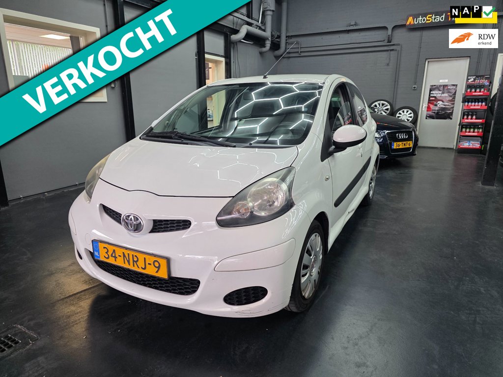 Toyota Aygo 1.0-12V Comfort NAP!!! AIrco!! 5 deuren!!