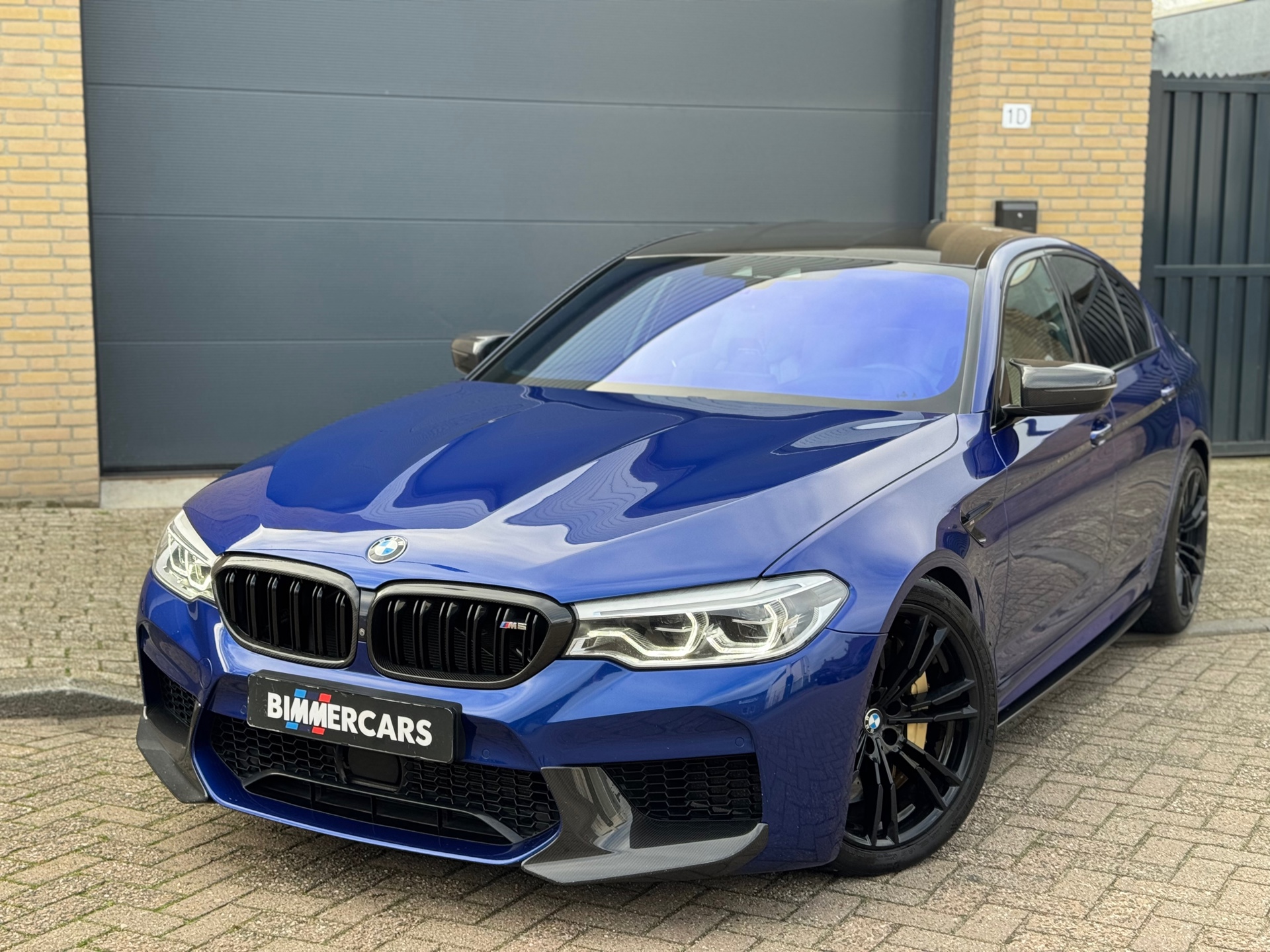 BMW 5-serie M5 F90 | M Performance | Track Pack | Keramisch | B&W | Eventuri