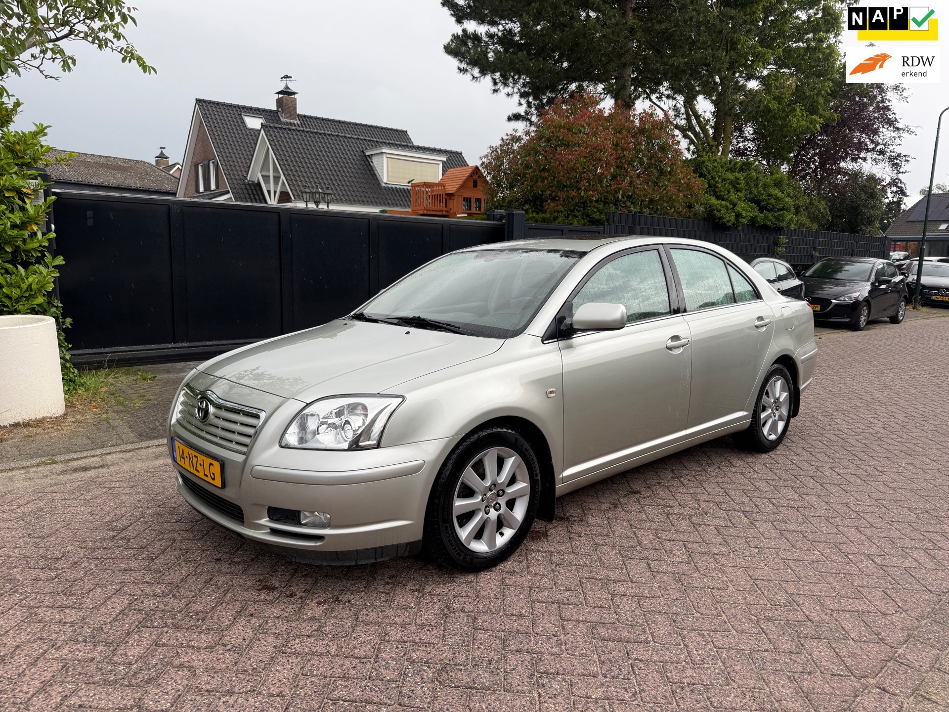 Toyota Avensis 2.0 VVTi Linea Sol clima sedan
