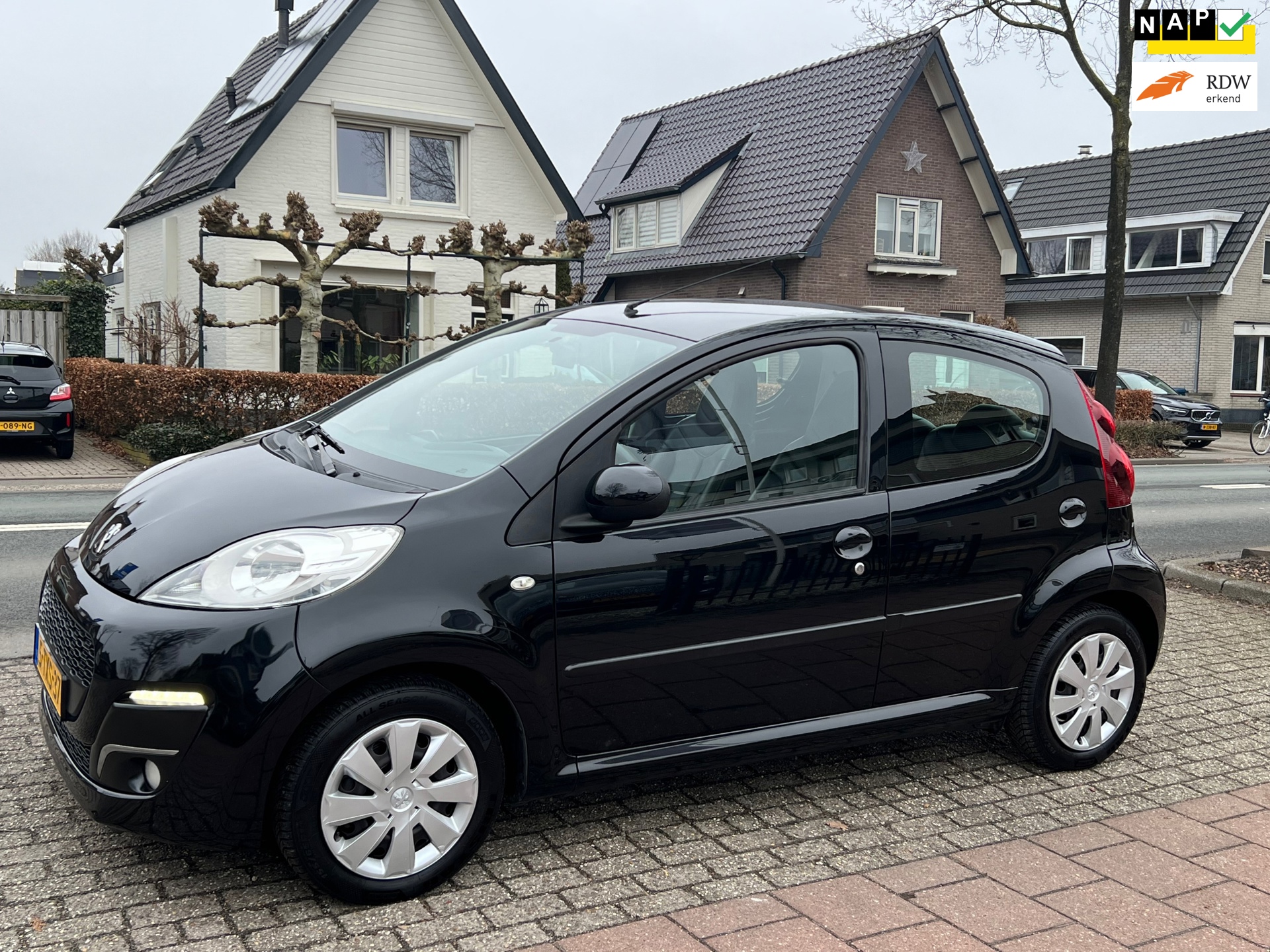Peugeot 107 1.0 EXCLUSIVE NL-AUTO-NAP APK 5-2027!
