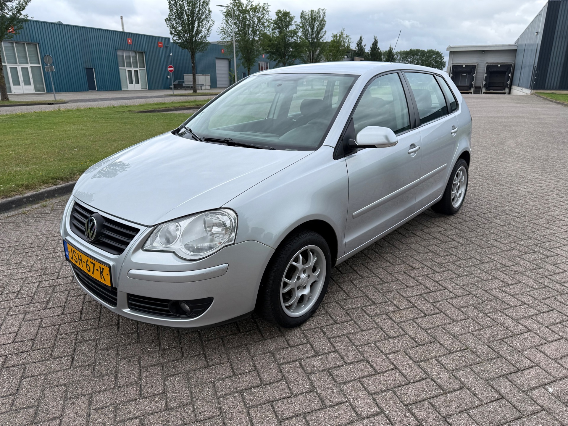 Volkswagen POLO 1.4-16V Edition