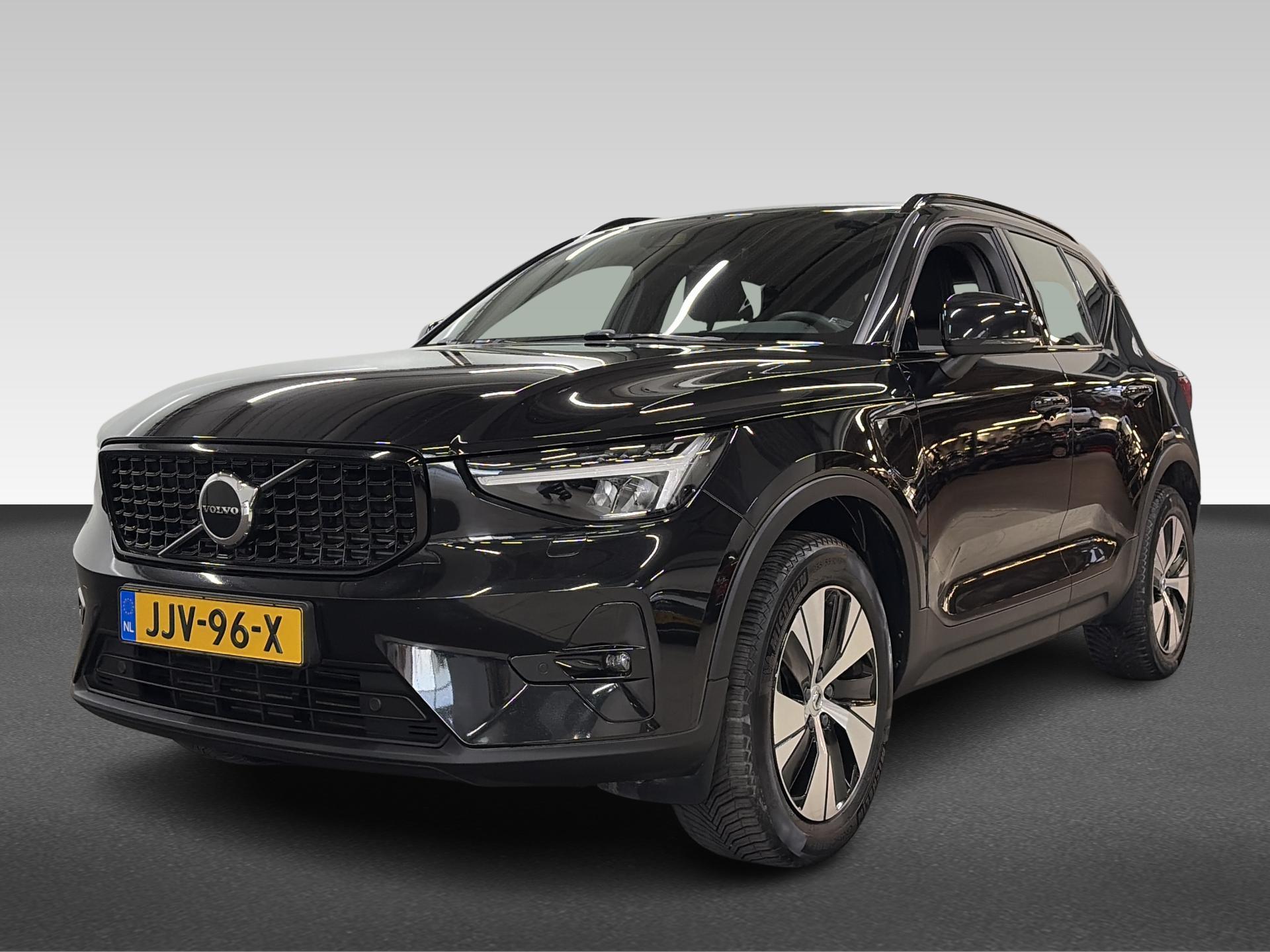 Volvo XC40 T4 Plug-In Hybrid 211pk Aut Plus Dark | Elektrisch Wegklapbare Trekhaak | Elektrisch Verstelbare Voorstoelen Met Geheugen | Adap