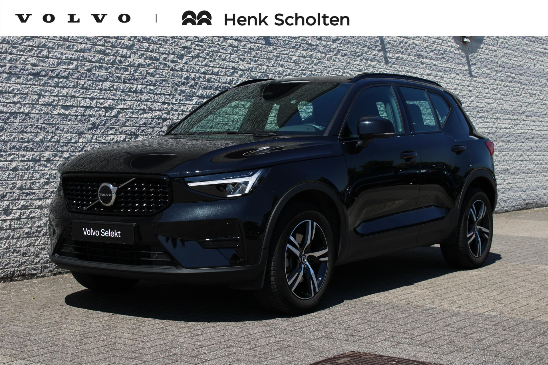 Volvo XC40 2.0 B4 Plus Dark