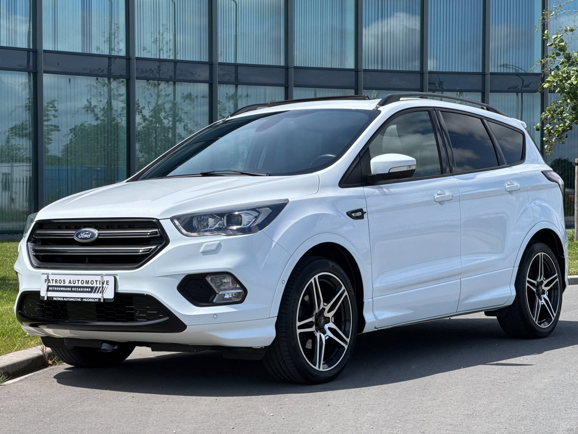 Ford Kuga 1.5 EcoBoost ST Line // Pano // Navi // Camera // CarPlay // Xenon
