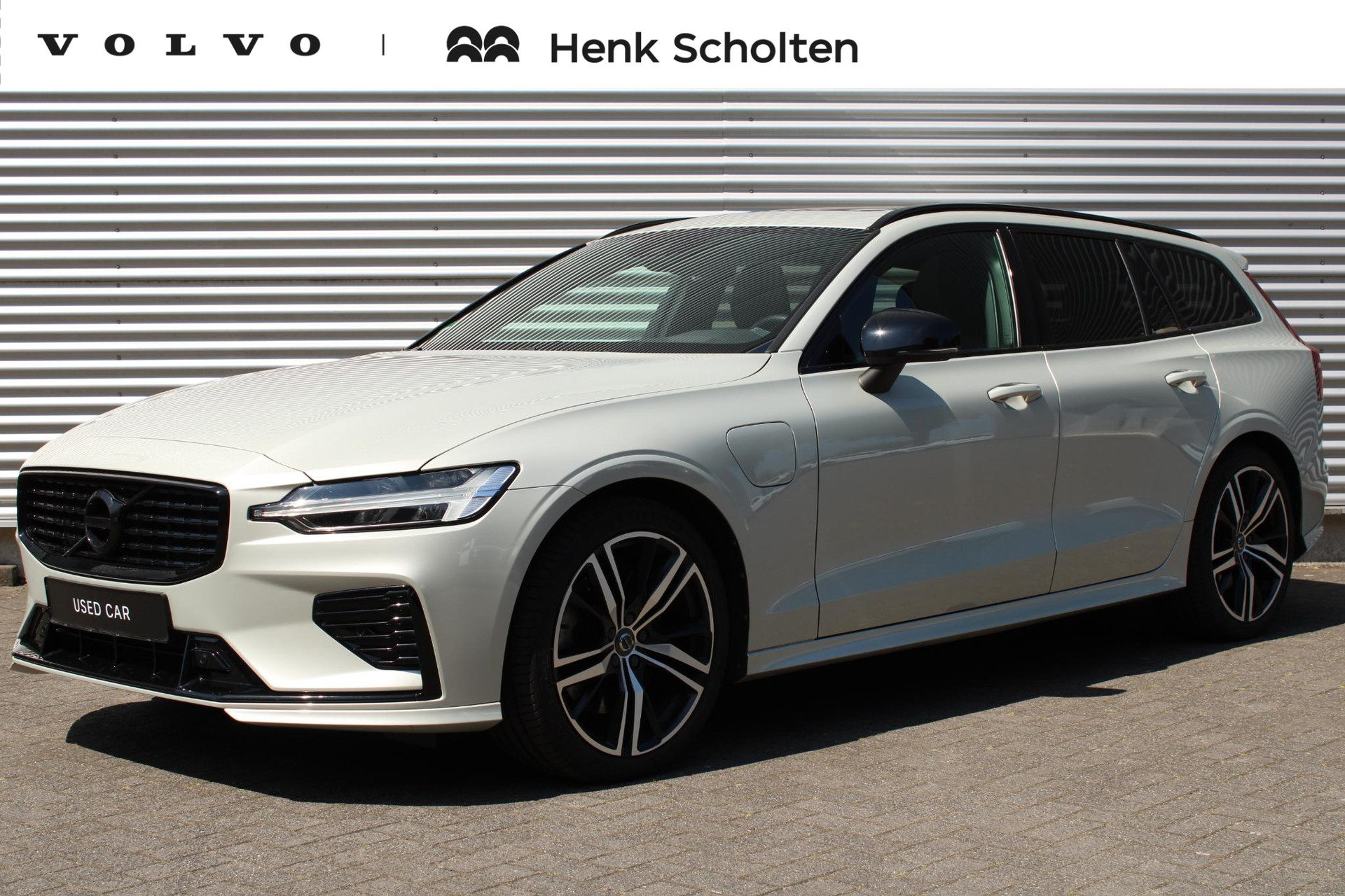 Volvo V60 T6 Automaat Plug-in hybrid AWD Plus Dark |