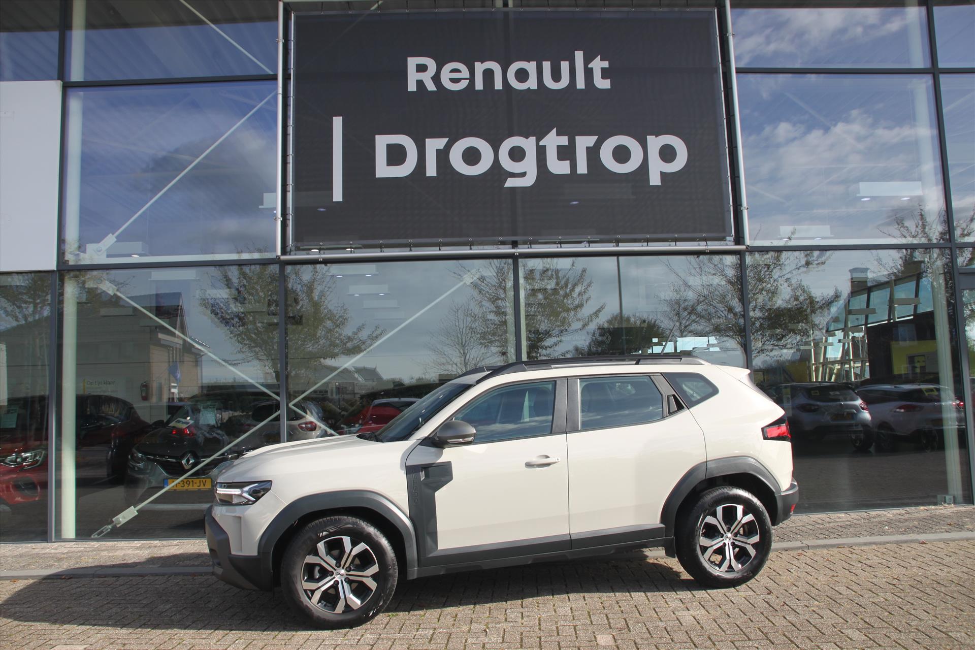 Dacia Duster 130PK-EXPRESSION-14DKM-NAVI-CRUISE-CAMERA-NIEUW !-