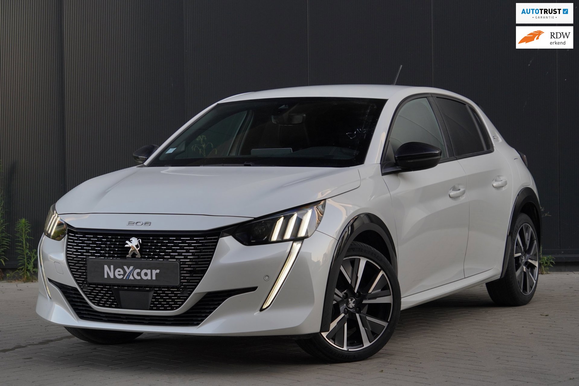 Peugeot 208 AUTOMAAT|Carplay|12mnd GARANTIE|3D COCKPIT|