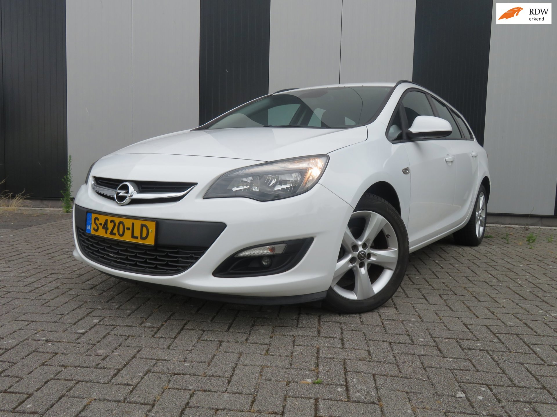 Opel ASTRA SPORTS TOURER 1.6 Sport