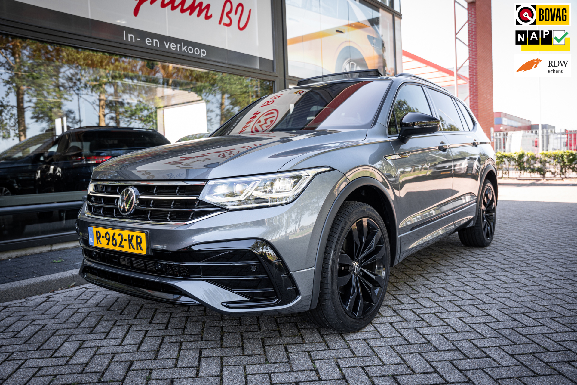 Volkswagen Tiguan Allspace 1.5 TSI R-Line Business+ | 7 persoons | Panoramadak | Leder | Trekhaak | Carplay | Stoel en stuurverw.|