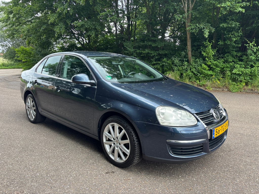 Volkswagen Jetta 1.6 Comfortline | Clima | Navi | Camera | APK 08-2027