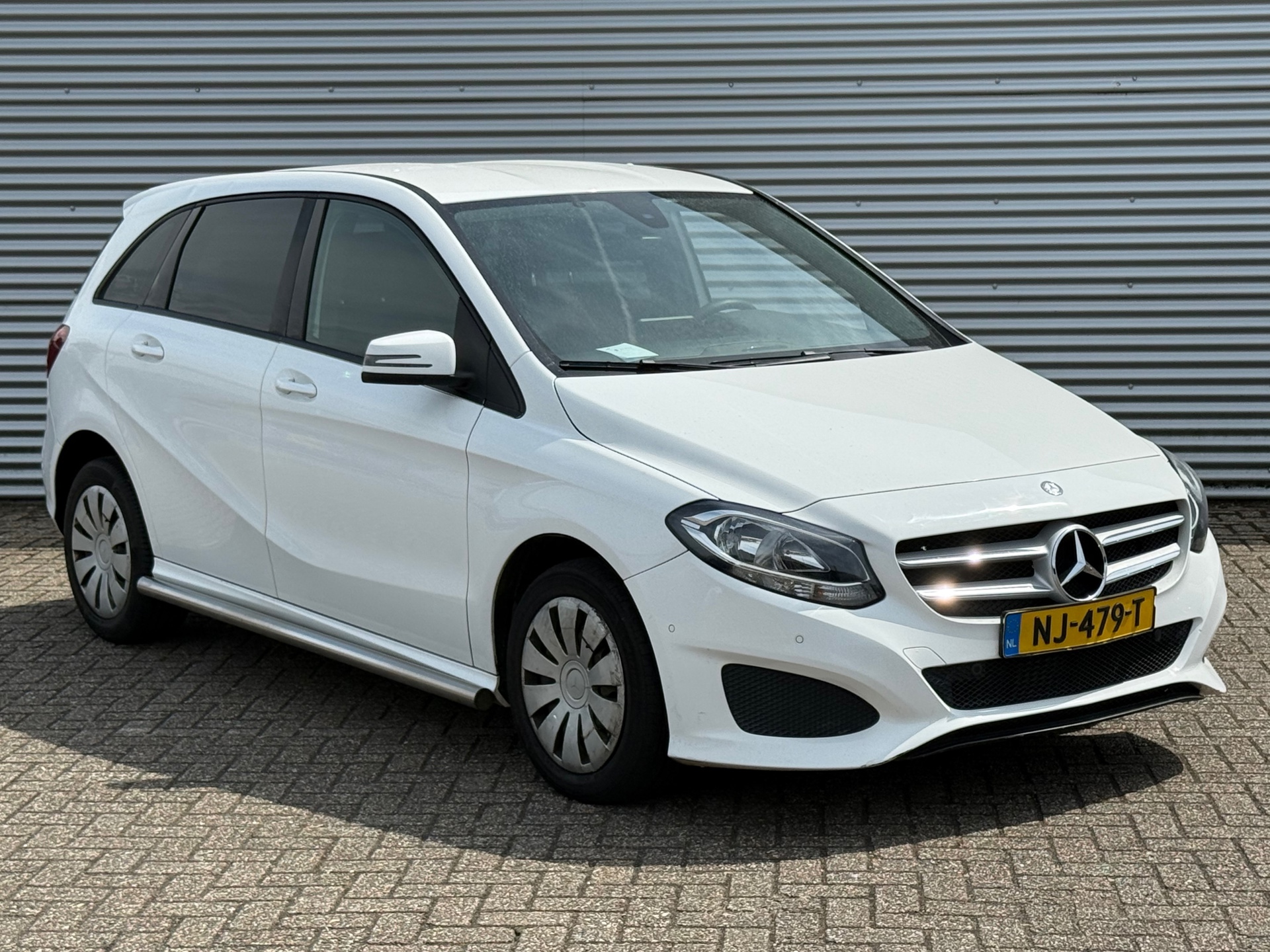 Mercedes-Benz B-klasse 220 d Ambition / NW APK / LAGE KM STAND / INRUIL MOG.