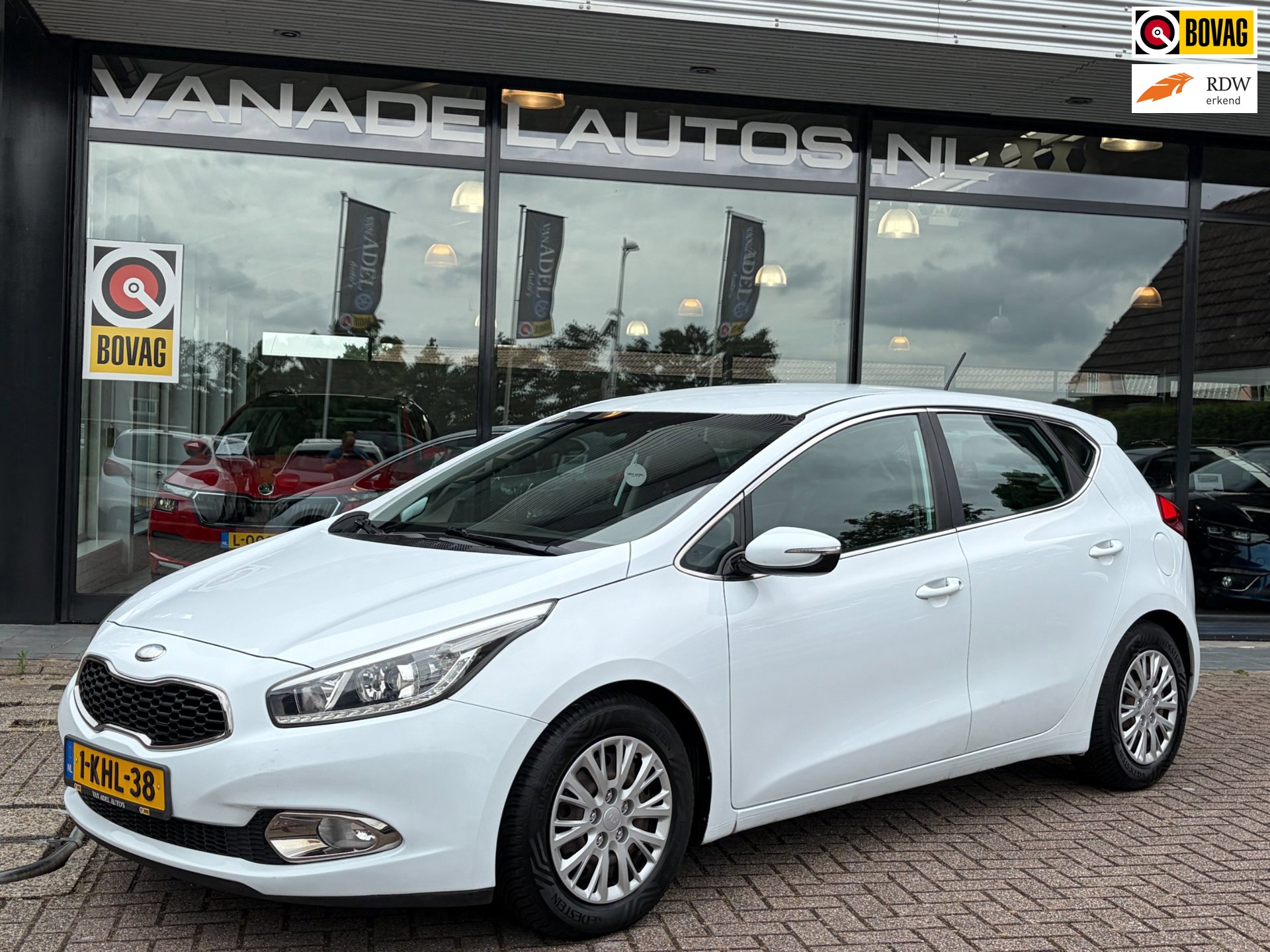 Kia Cee'd 1.6 GDI Plus Pack 5Drs Aut. Navi Camera Clima Cruise NL-Auto NAP Dealeronderhouden!