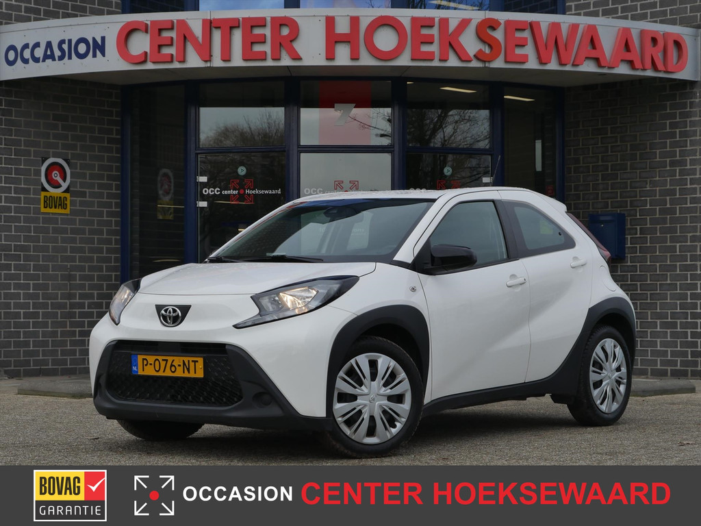 Toyota Aygo X 1.0 VVT-i MT 72pk Play | Carpl...