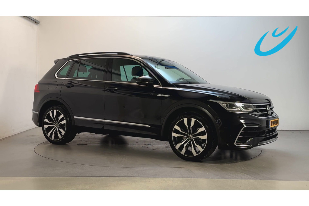 Volkswagen Tiguan 1.5 TSI R-Line Business+ LED Camera Stoelverwarming Trekhaak Virtual Cockpit