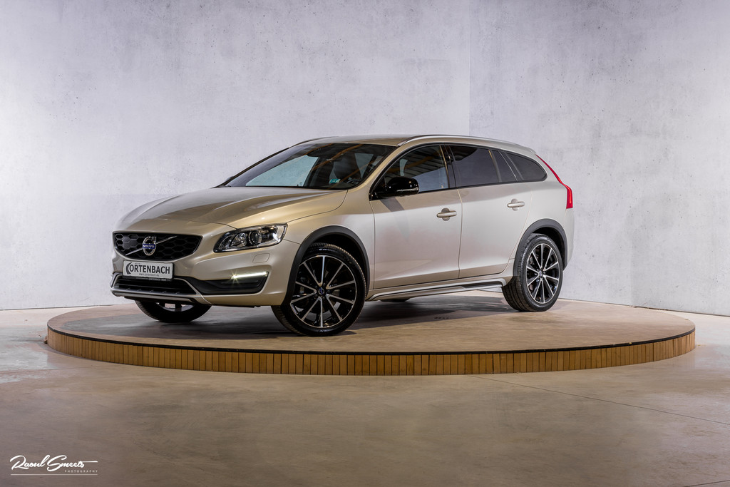Volvo V60 Cross Country 2.0 T5 AWD Summum