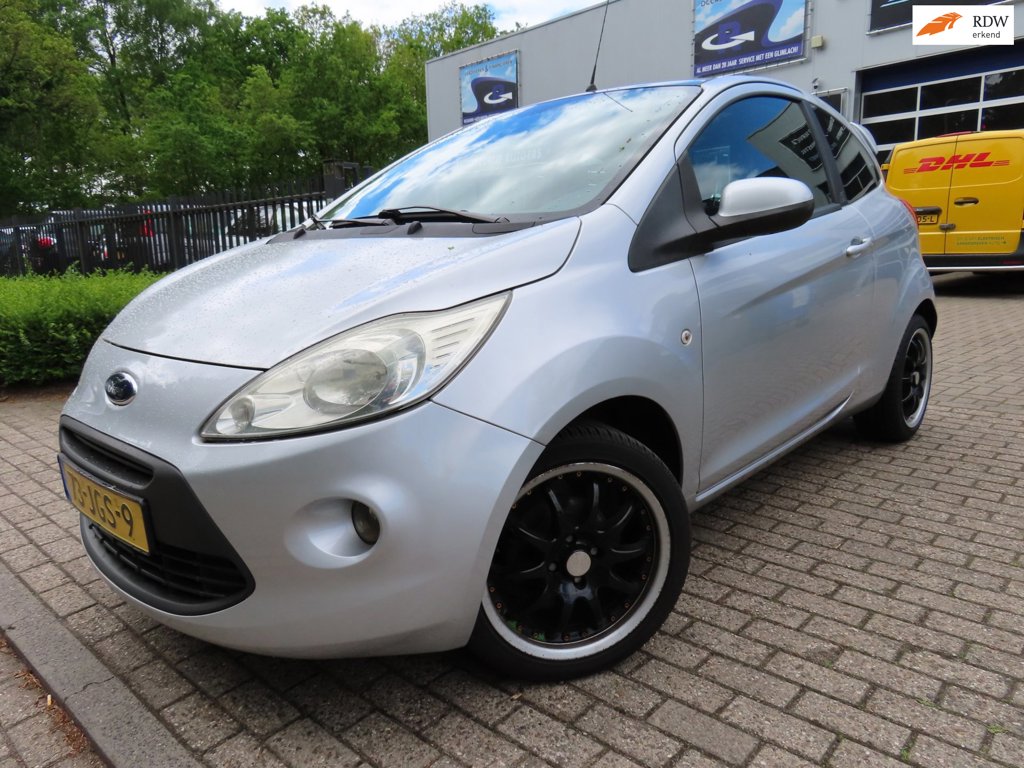 Ford Ka 1.2 Titanium NU VAN 2450,00 VOOR 1950,00
