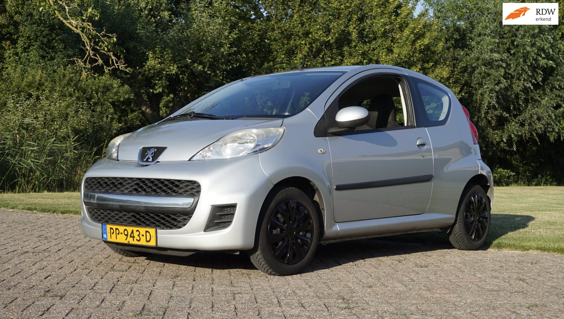 Peugeot 107 1.0-12V Millesim 200 Airco nieuwe APK