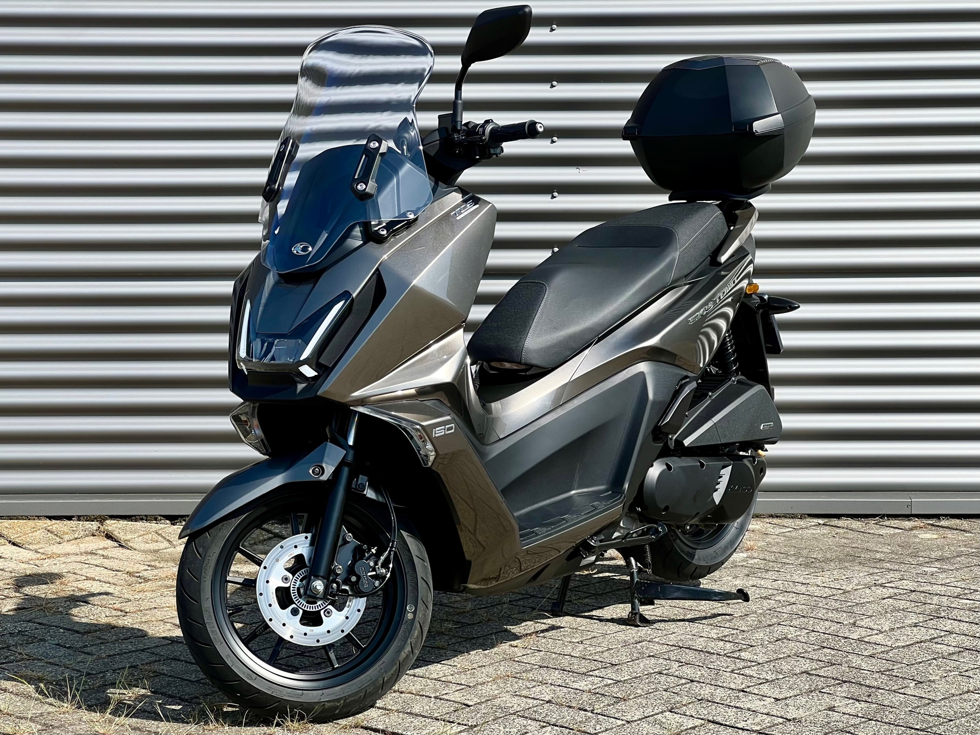 Kymco Scooter Sky Town 150i | 1e Eigenaar | Origineel NL | Fabrieksgarantie | Topkoffer | ABS | LED