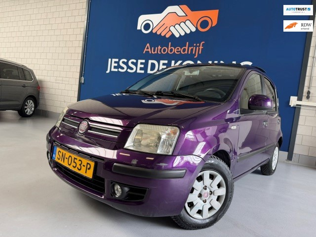 Fiat Panda 1.2 Active / bj.2010 / kleur : paars / panoramadak / trekhaak / NAP met 124302 km.en APK tot 05/2027 / zeer zuinig !!