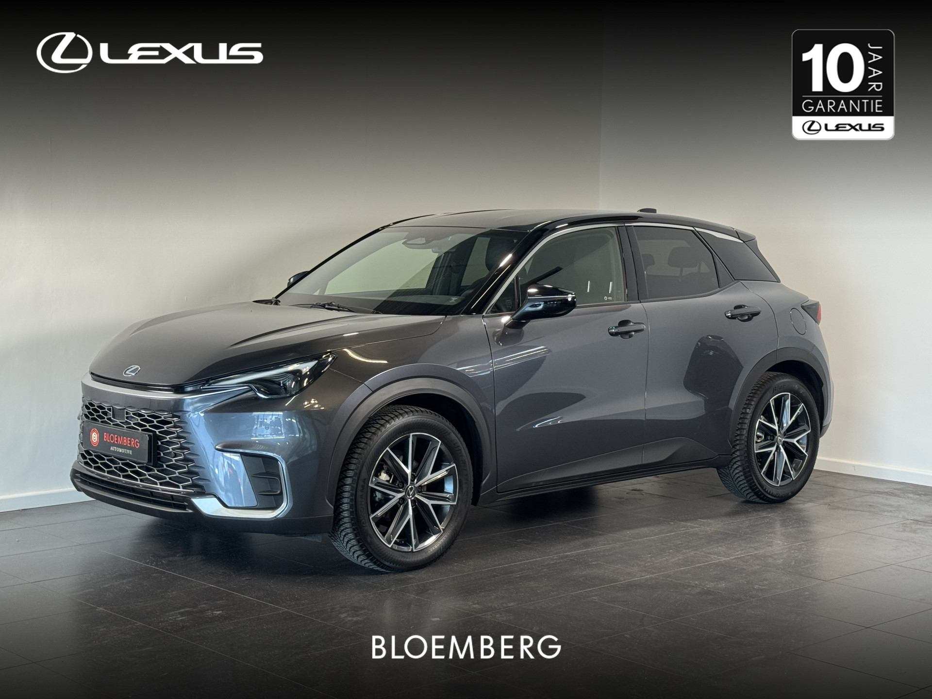 Lexus LBX Emotion 2WD