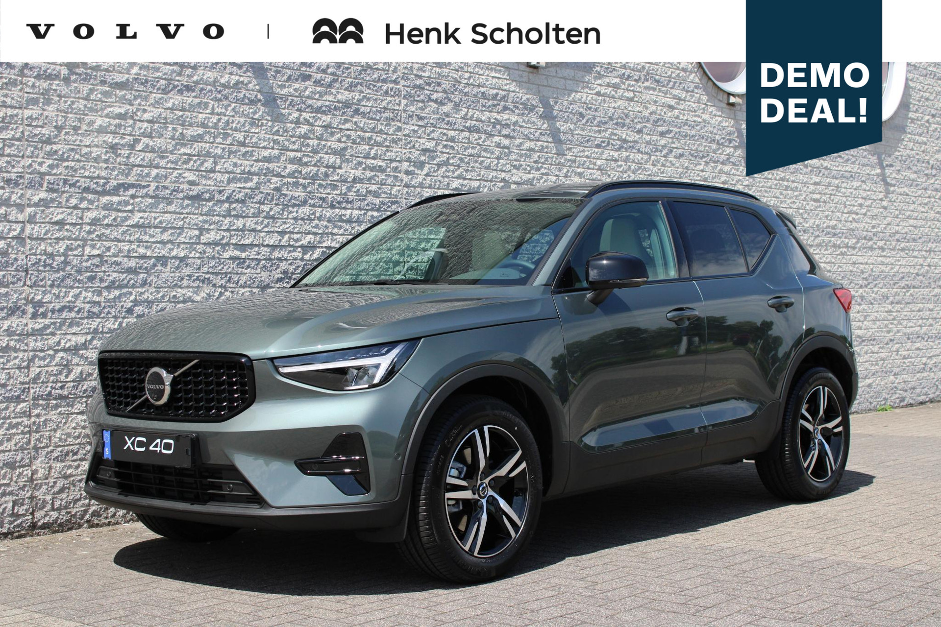 Volvo XC40 2.0 B4 Plus Dark