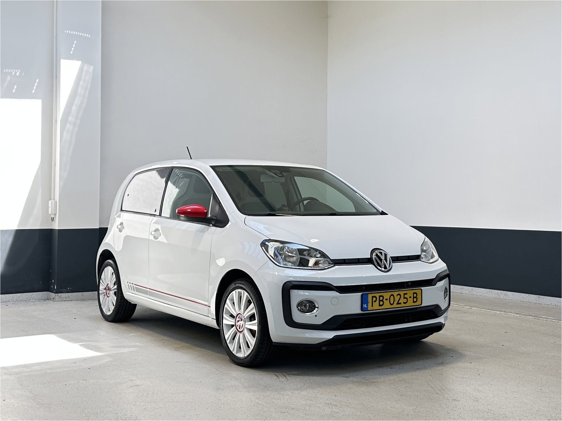 Volkswagen Up! 1.0 TSI BMT up! beats |Airco| Stoelverwarming | Bluetooth | NL|
