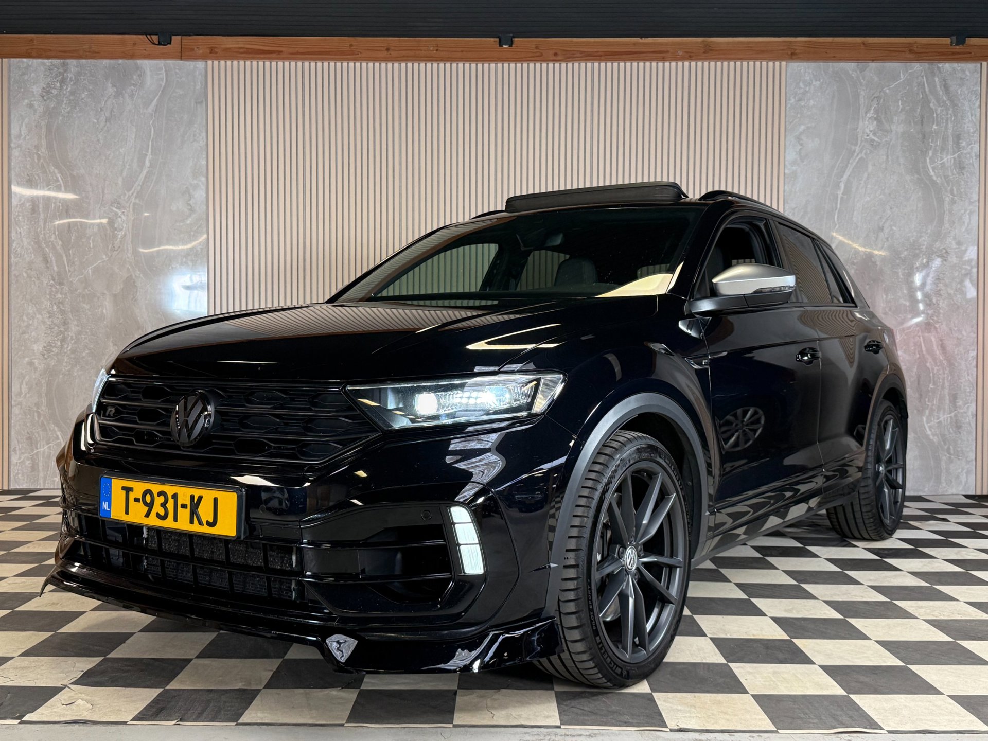 Volkswagen T-Roc 2.0 TSI 4Motion R 404PK Akra|Pano|Keyless|Trekhaak|CarPlay|Sfeer|Camera|
