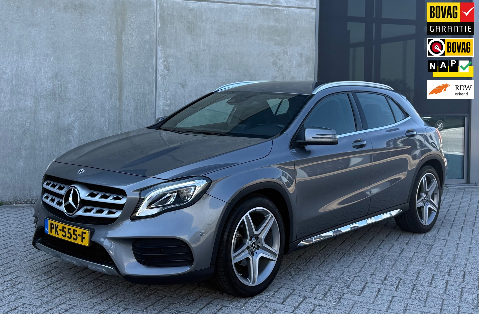 Mercedes-Benz GLA-klasse 180 BS 2017 Grijs AMG NAP|LED|APK