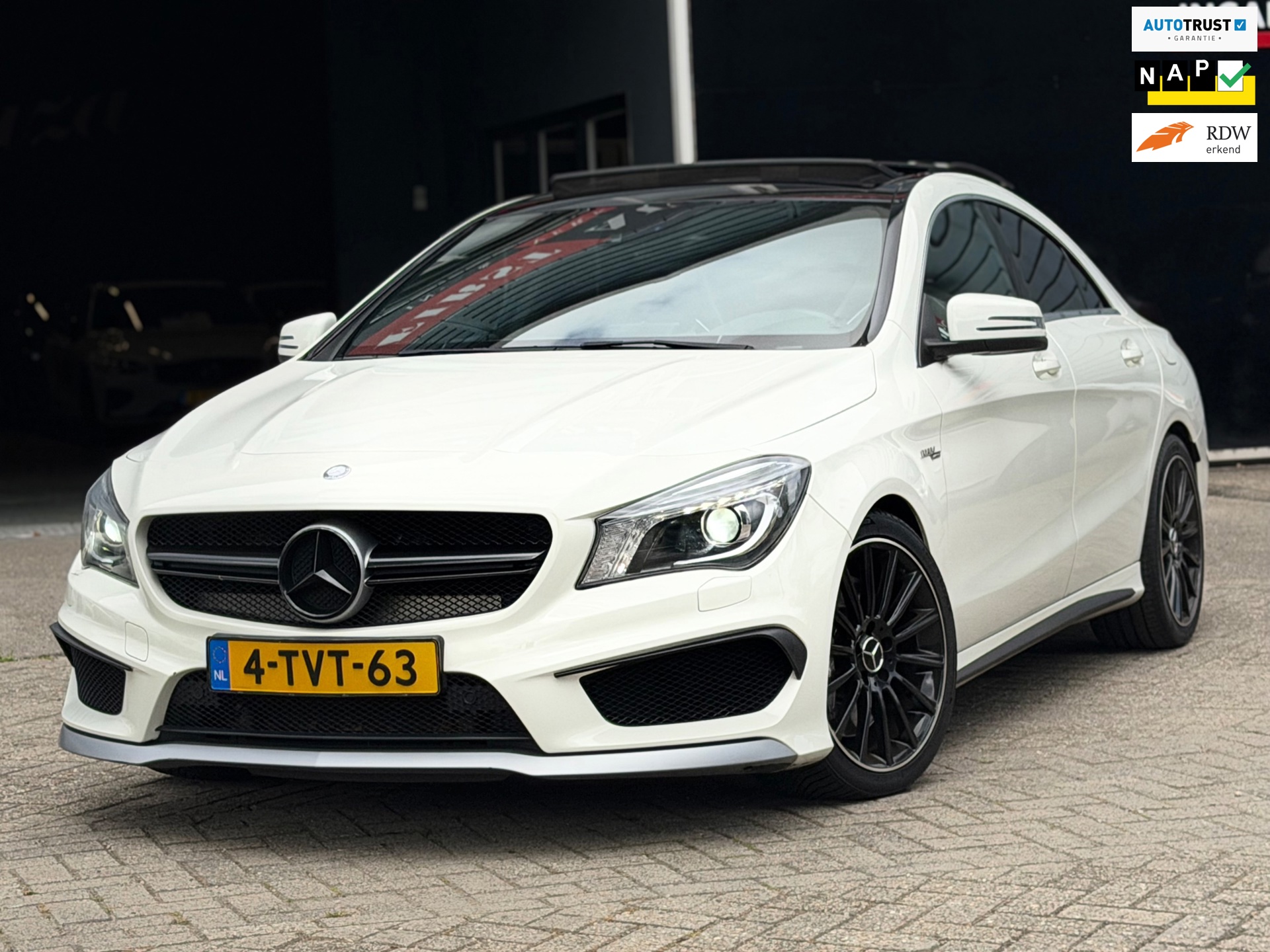Mercedes-Benz CLA-klasse AMG 45 4MATIC PANO/SCHAALSTOELEN/MEMORY/LINE-ASSIST | NETTE AUTO !